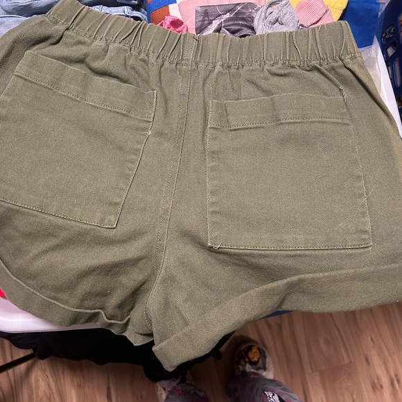 No Boundaries Olive Green Jean Shorts - Picture 2 of 2
